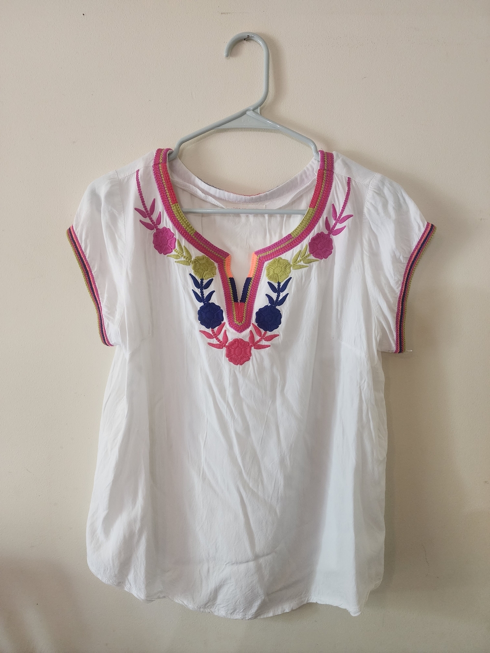 Solitaire White Top with Pink and Orange Trim